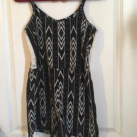 Beautiful Cream Patterned Onesie - Picture 1 of 2